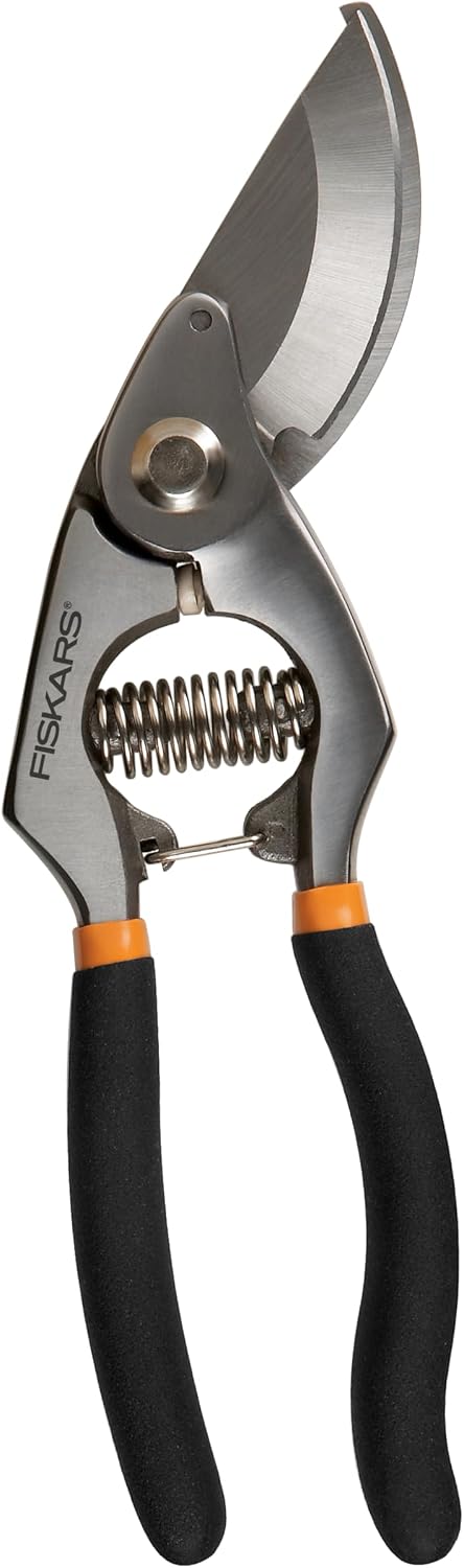 Fiskars 2-Piece Garden Tool Set, Folding Hand Saw & Pruning Shears
