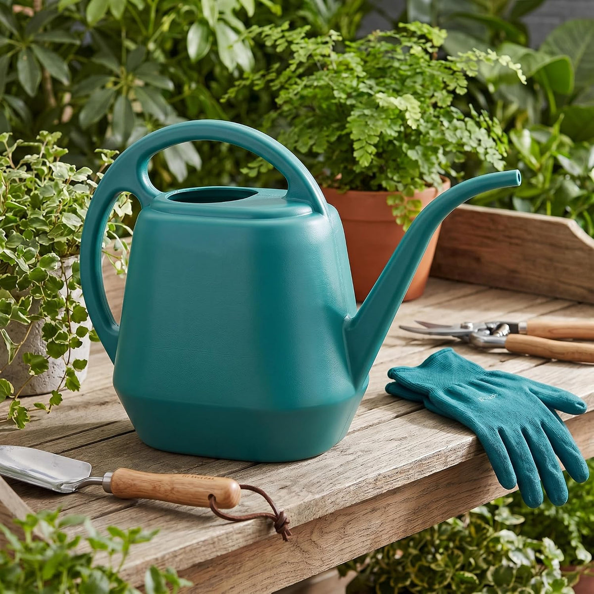 Fasmov Watering Can Plastic 4 Litre Lightweight Water Sprayer Watering Bottle for Garden Outdoor House Flower Bonsai Plant (Green)
